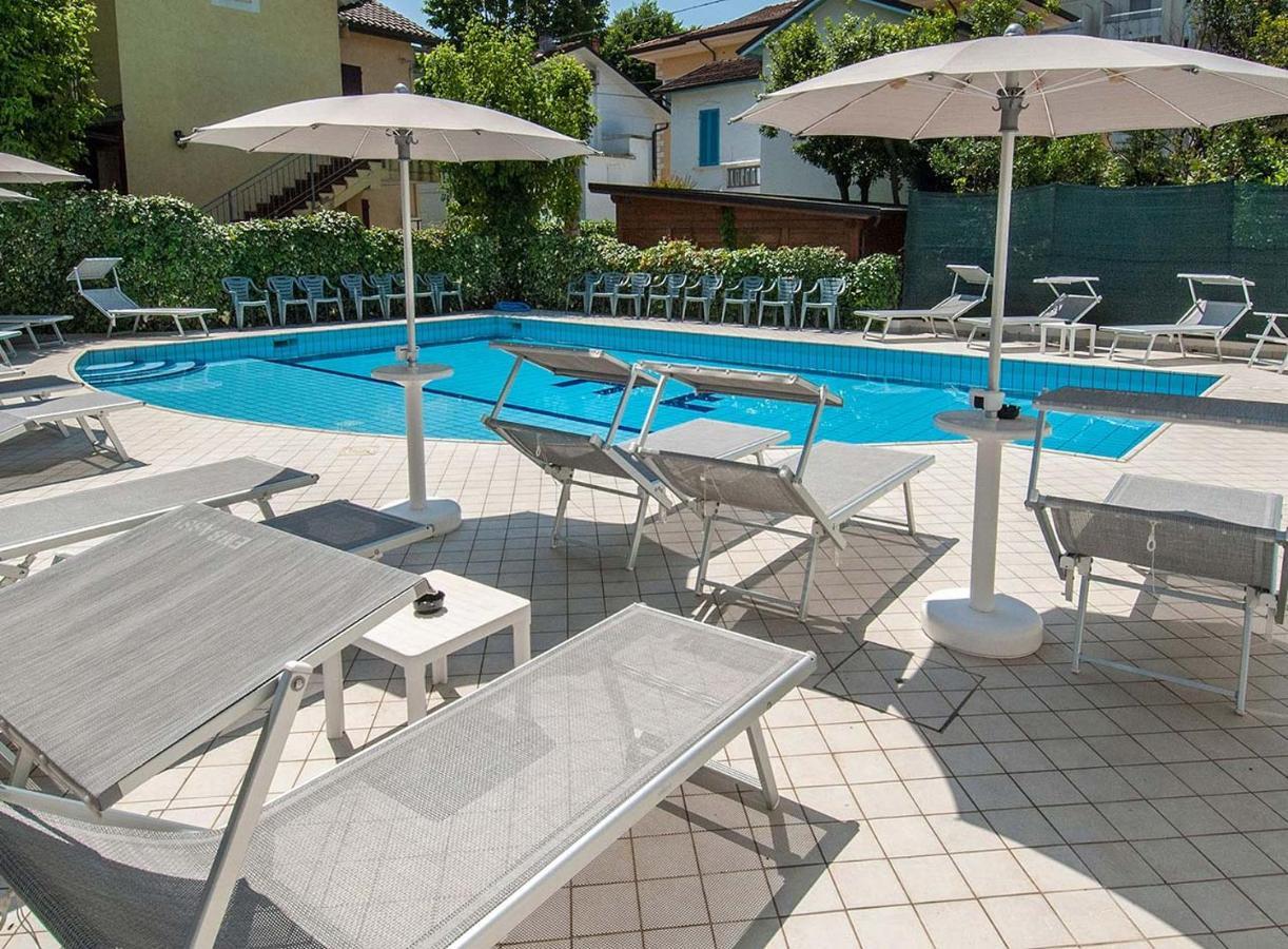 Hotel Embassy Riccione Exterior photo